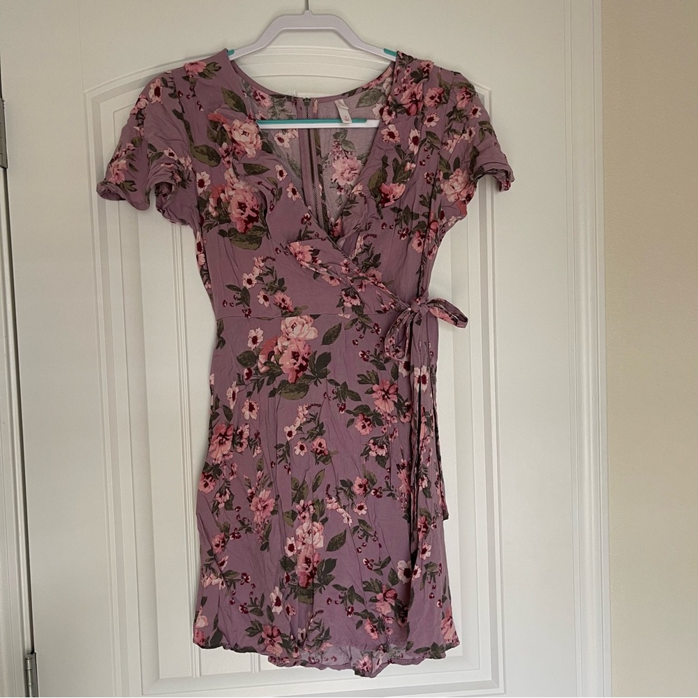 EUC Xhilaration mauve floral mini dress size S
